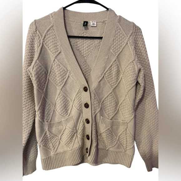 BDG Chuncky Knit Button V Neck‎ Longsleeve Cream Sweater Size  XS - Picture 2 of 5